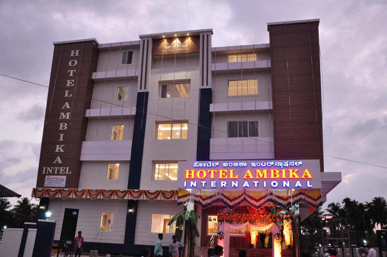 Bainduru Hotel Ambika International Byndoor מראה חיצוני תמונה