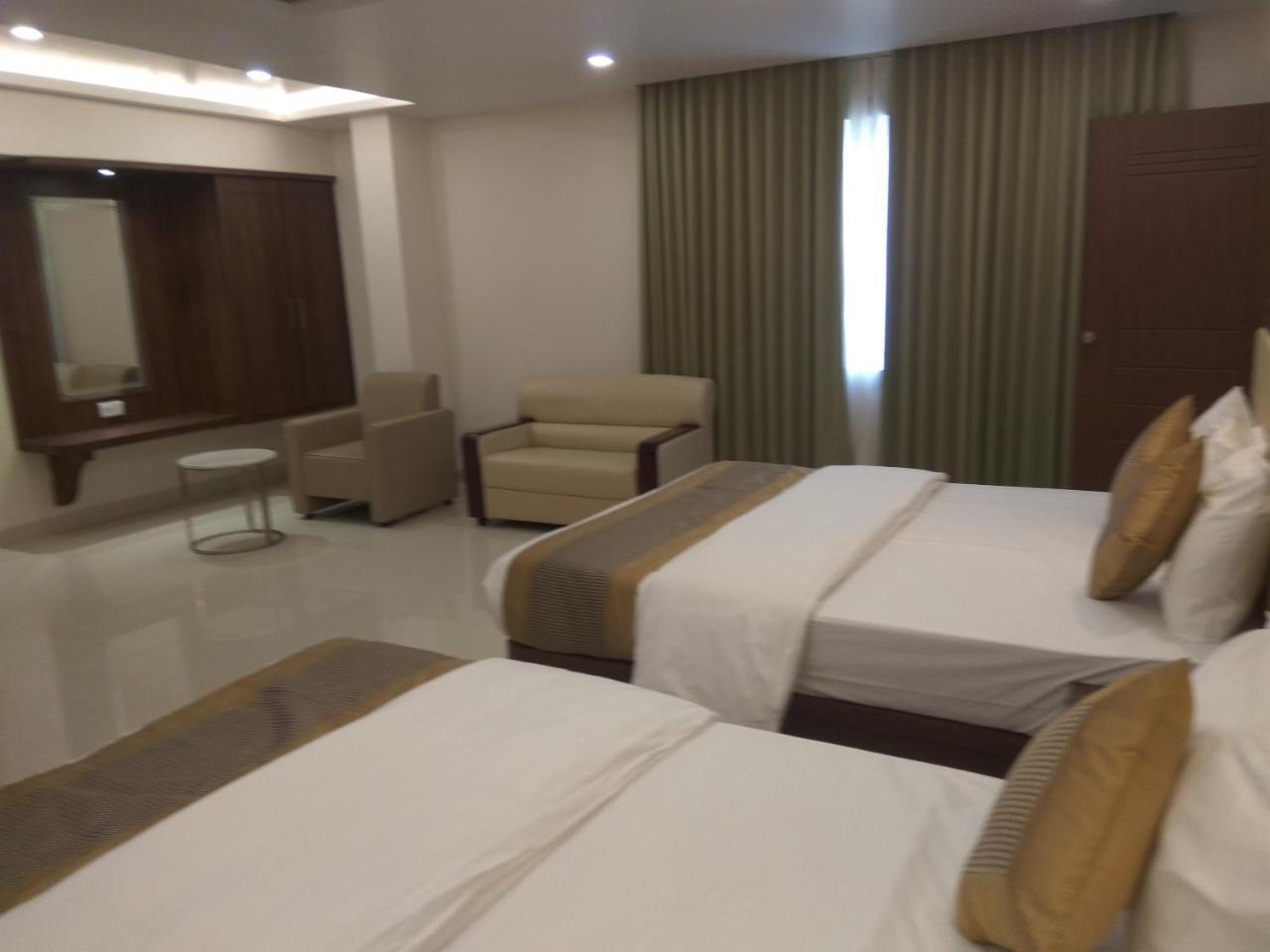 Bainduru Hotel Ambika International Byndoor מראה חיצוני תמונה