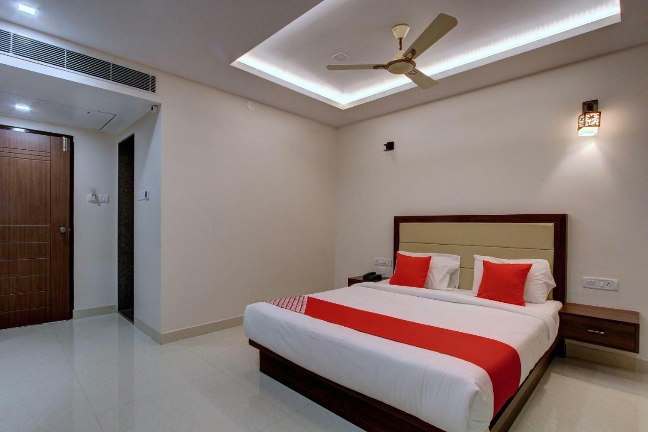 Bainduru Hotel Ambika International Byndoor מראה חיצוני תמונה
