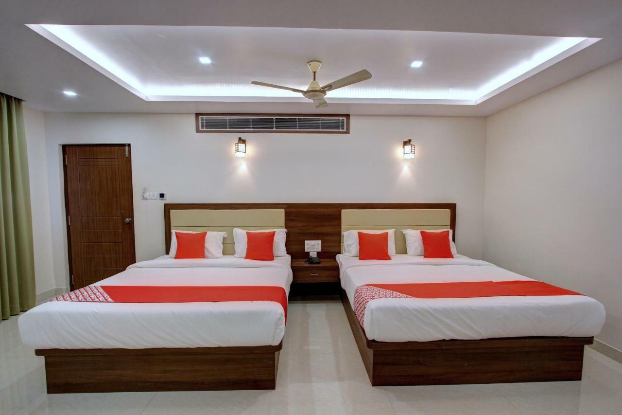 Bainduru Hotel Ambika International Byndoor מראה חיצוני תמונה