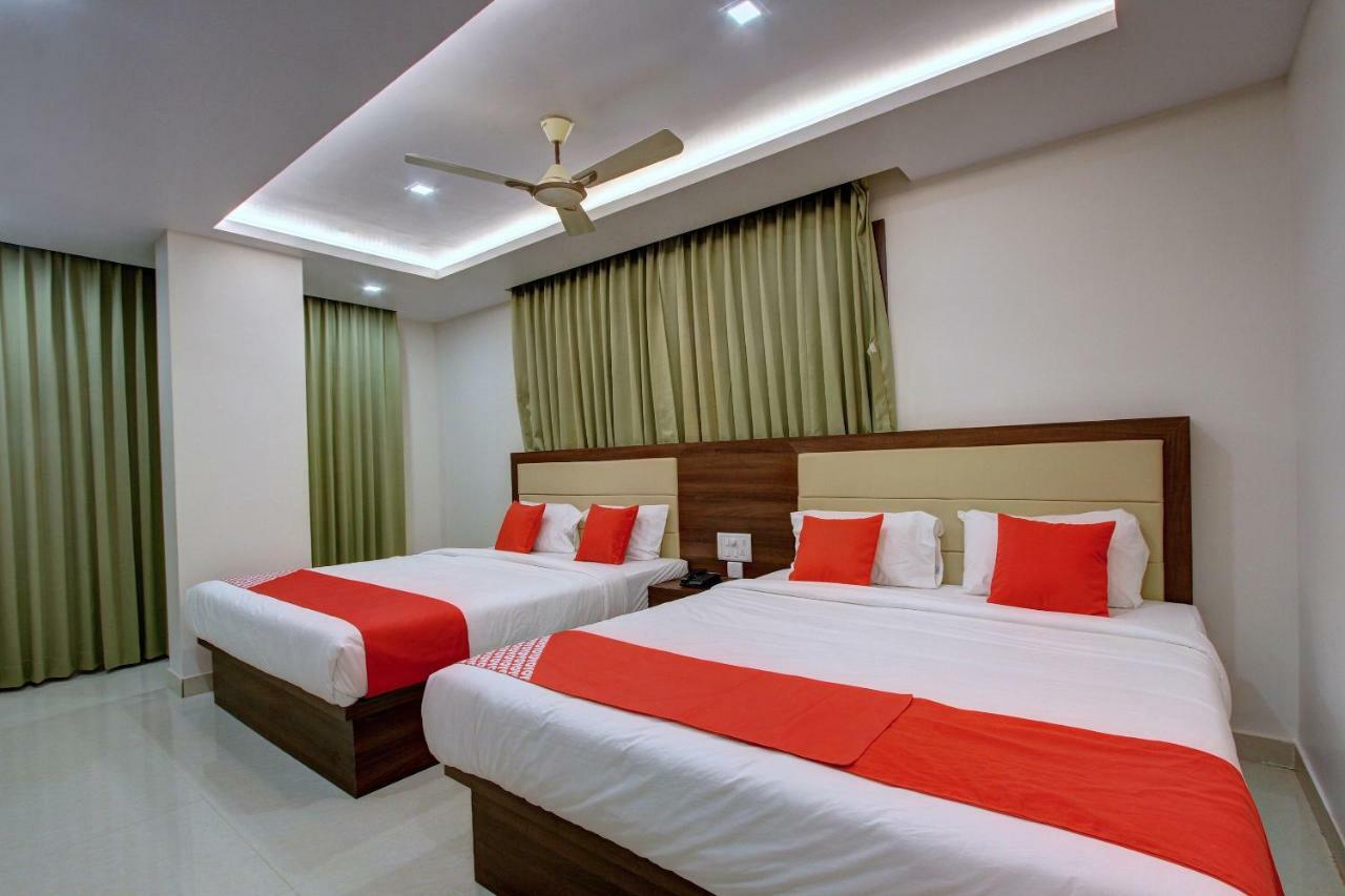 Bainduru Hotel Ambika International Byndoor מראה חיצוני תמונה