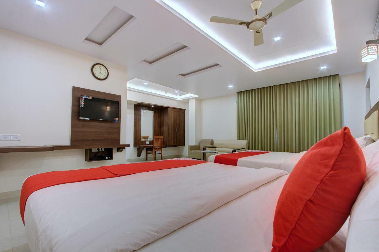 Bainduru Hotel Ambika International Byndoor מראה חיצוני תמונה