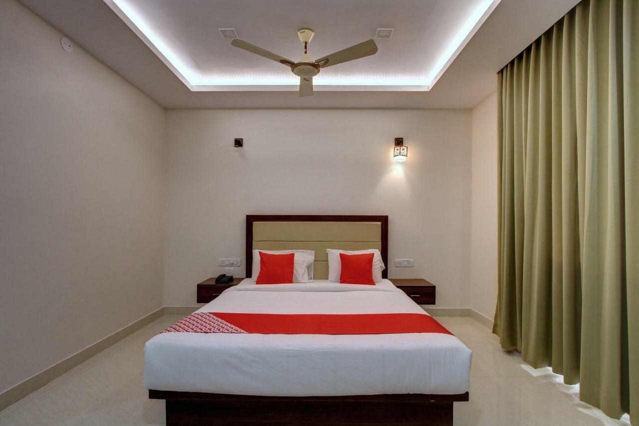 Bainduru Hotel Ambika International Byndoor מראה חיצוני תמונה