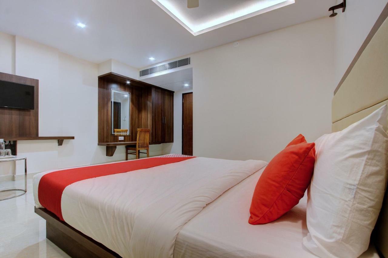 Bainduru Hotel Ambika International Byndoor מראה חיצוני תמונה