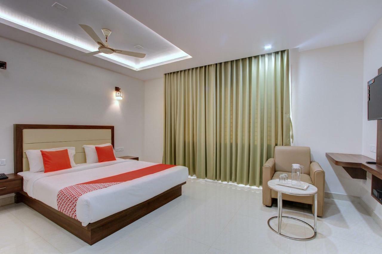 Bainduru Hotel Ambika International Byndoor מראה חיצוני תמונה