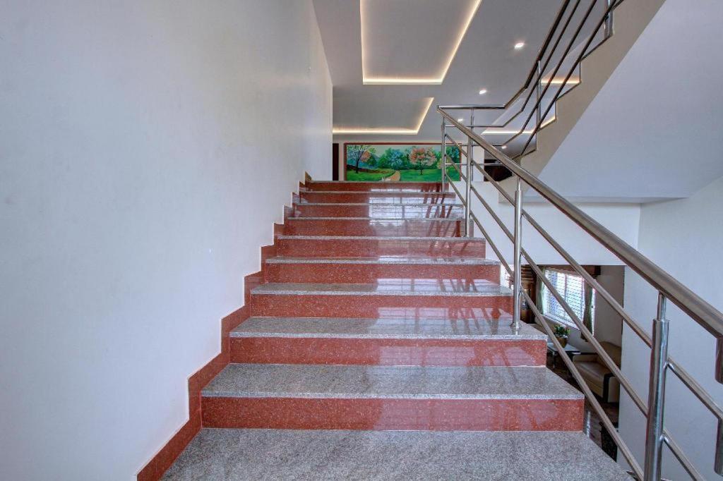 Bainduru Hotel Ambika International Byndoor מראה חיצוני תמונה